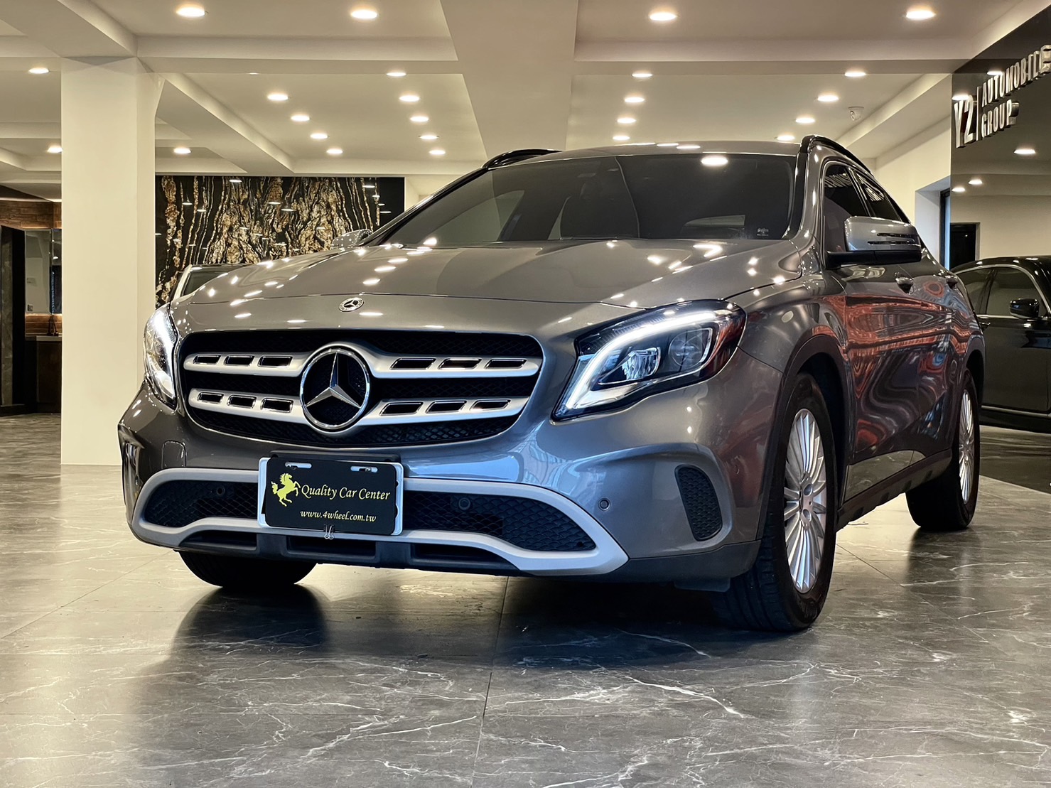 BENZ GLA180