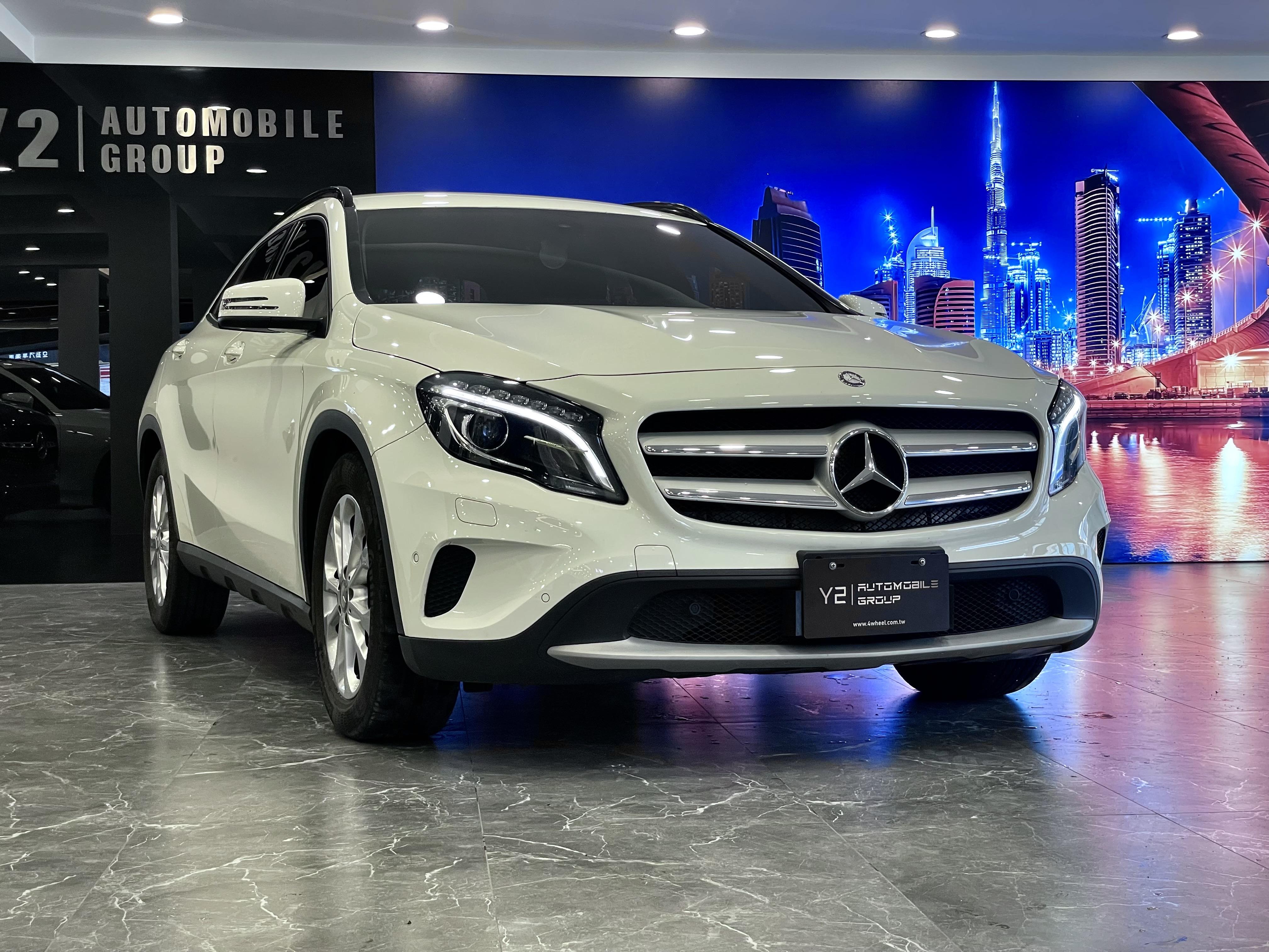 BENZ GLA180