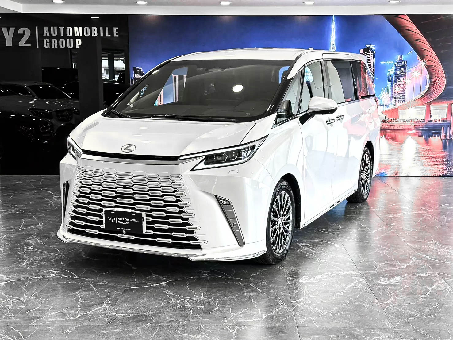 Lexus LM 500h (全新車)